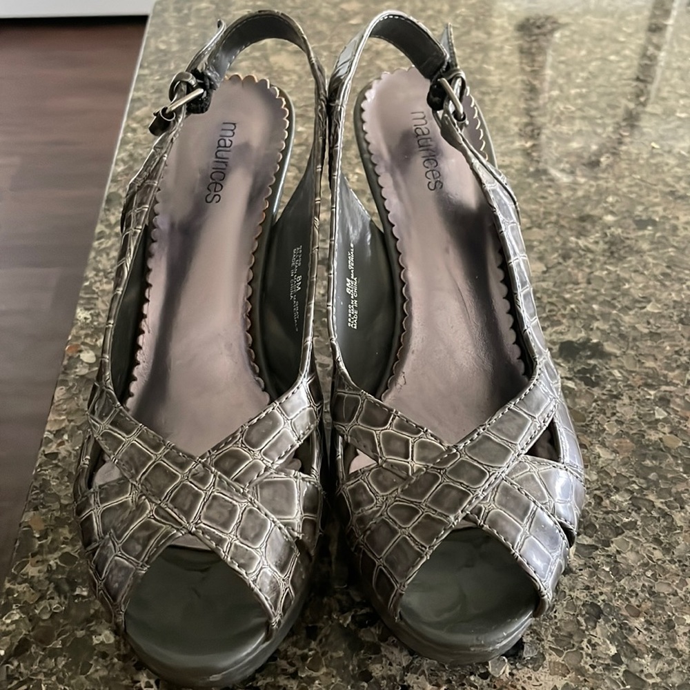 Open toe shoes.